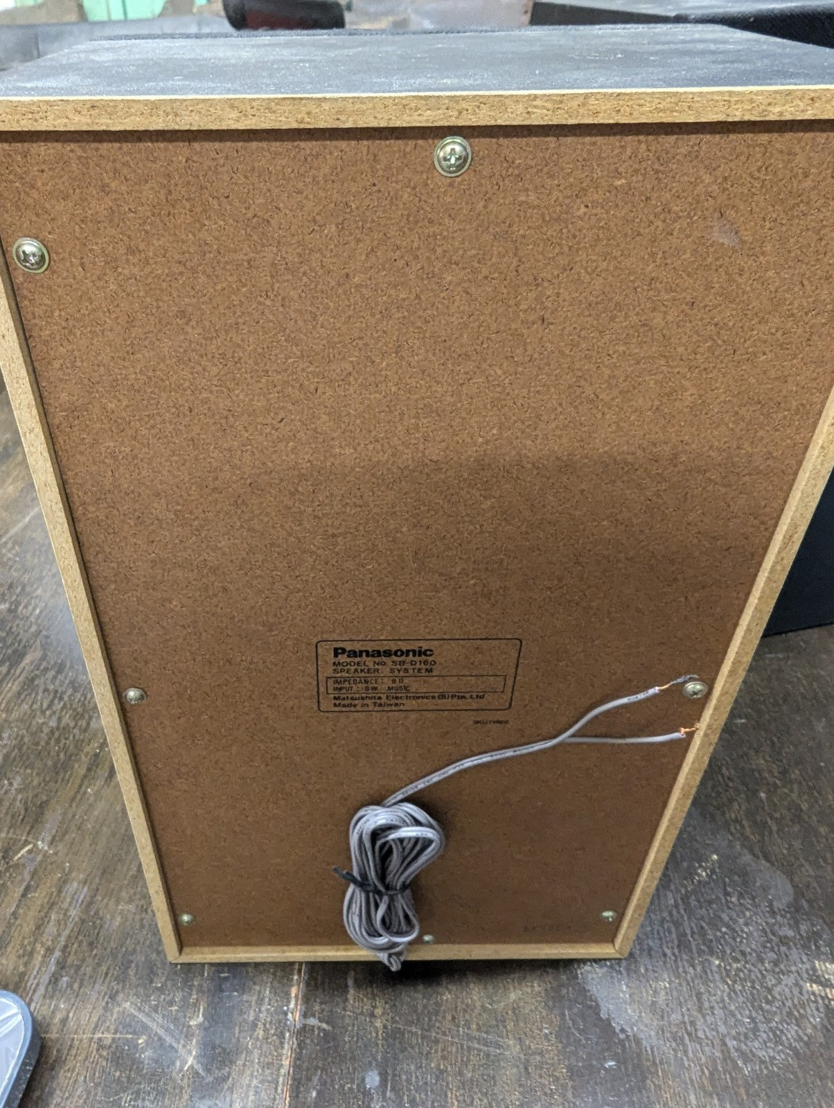 Set Of Two Vintage Panasonic SB-D160 Bookshelf Speaker System, Read Desc
