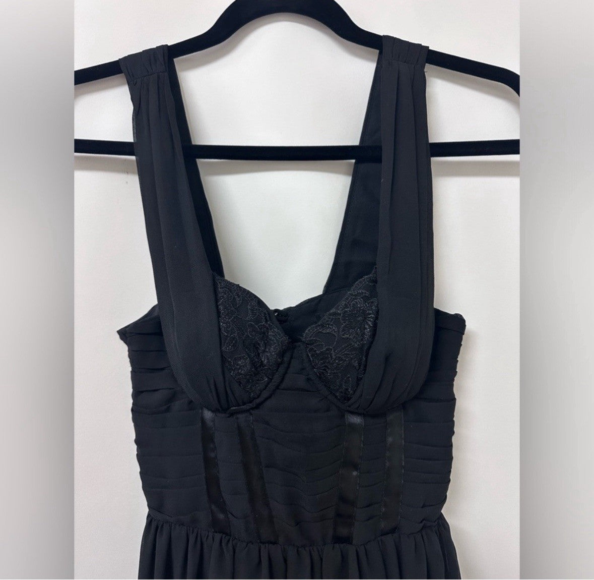 Woman’s H&M Size US 4. Lace Top, short black dress (0027)