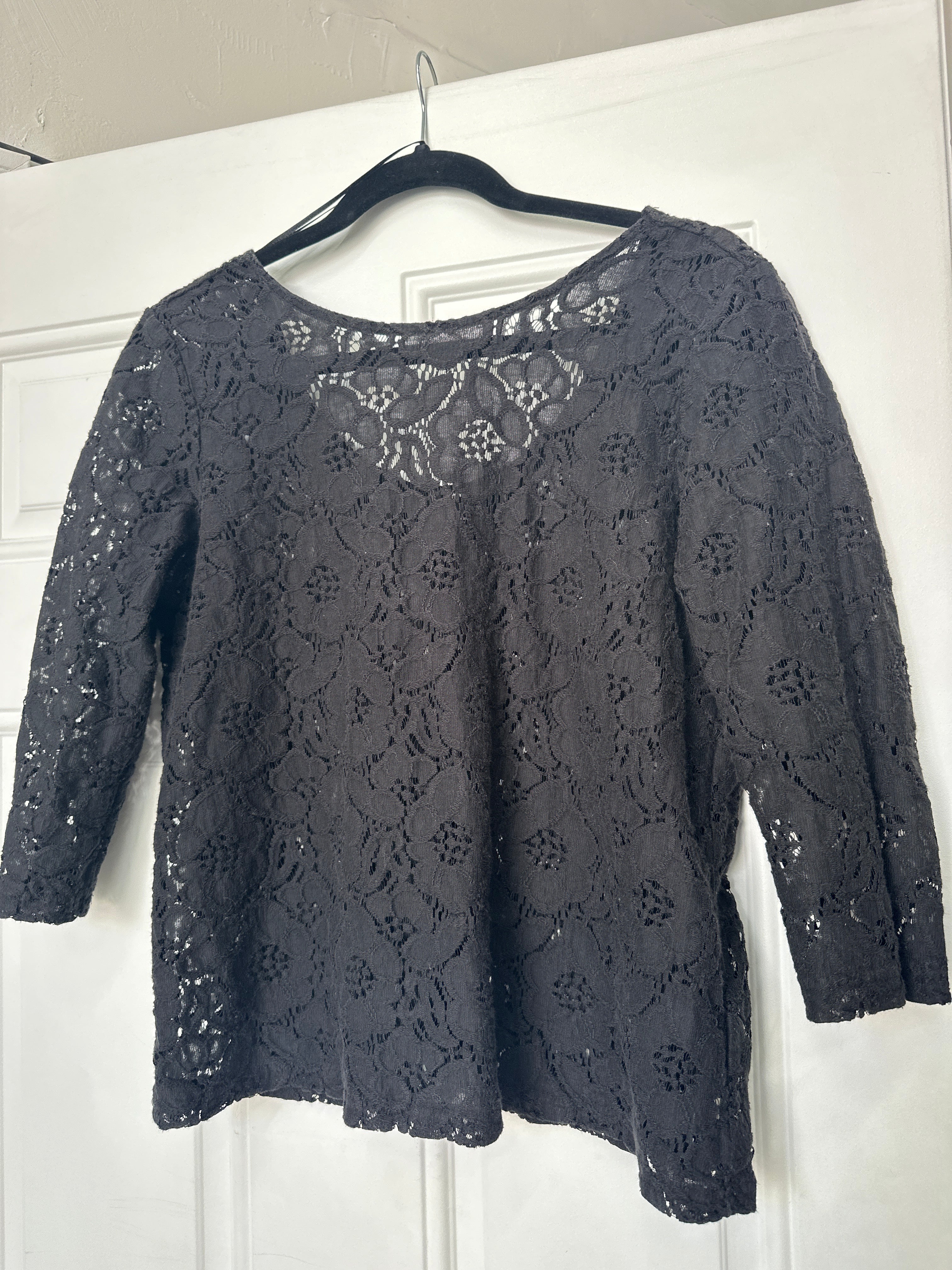 Women’s H&M black lace top Small