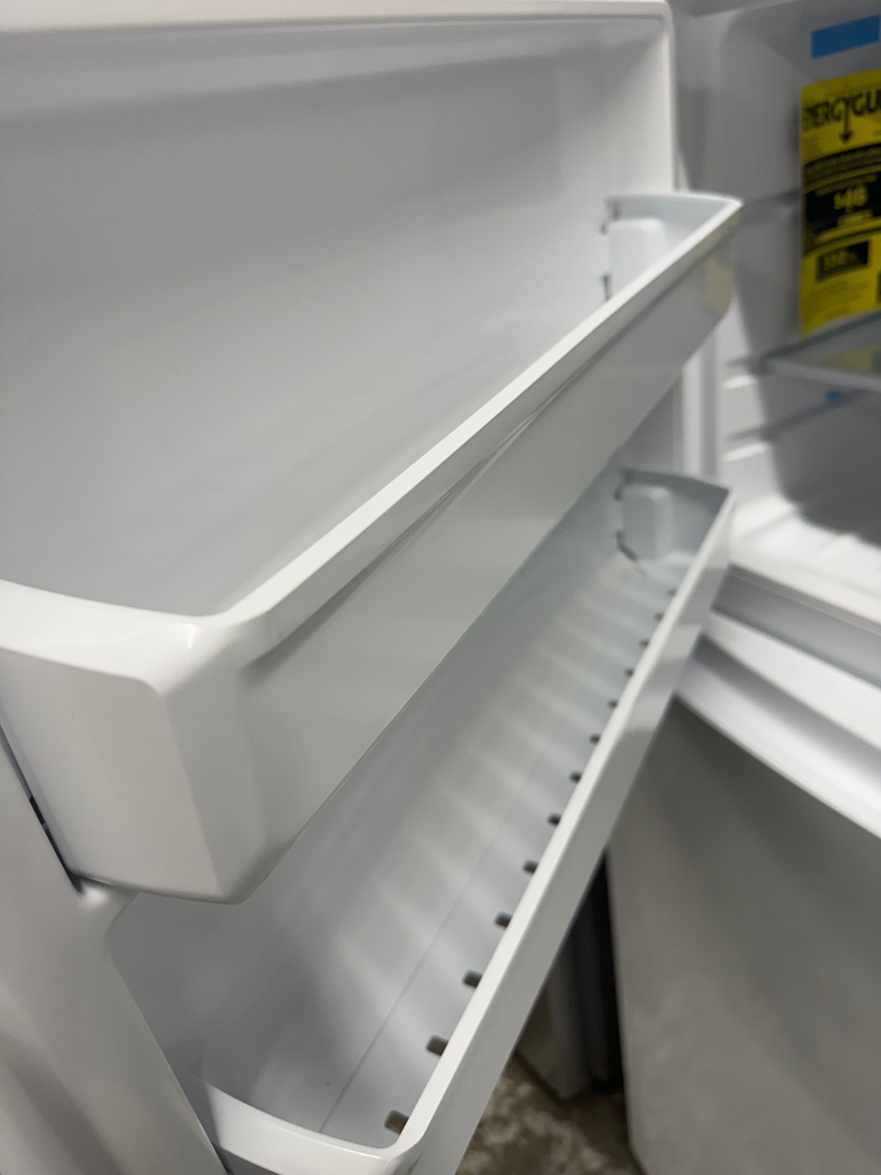 Frigidaire 13.9 cu. ft. Top Freezer Refrigerator in White