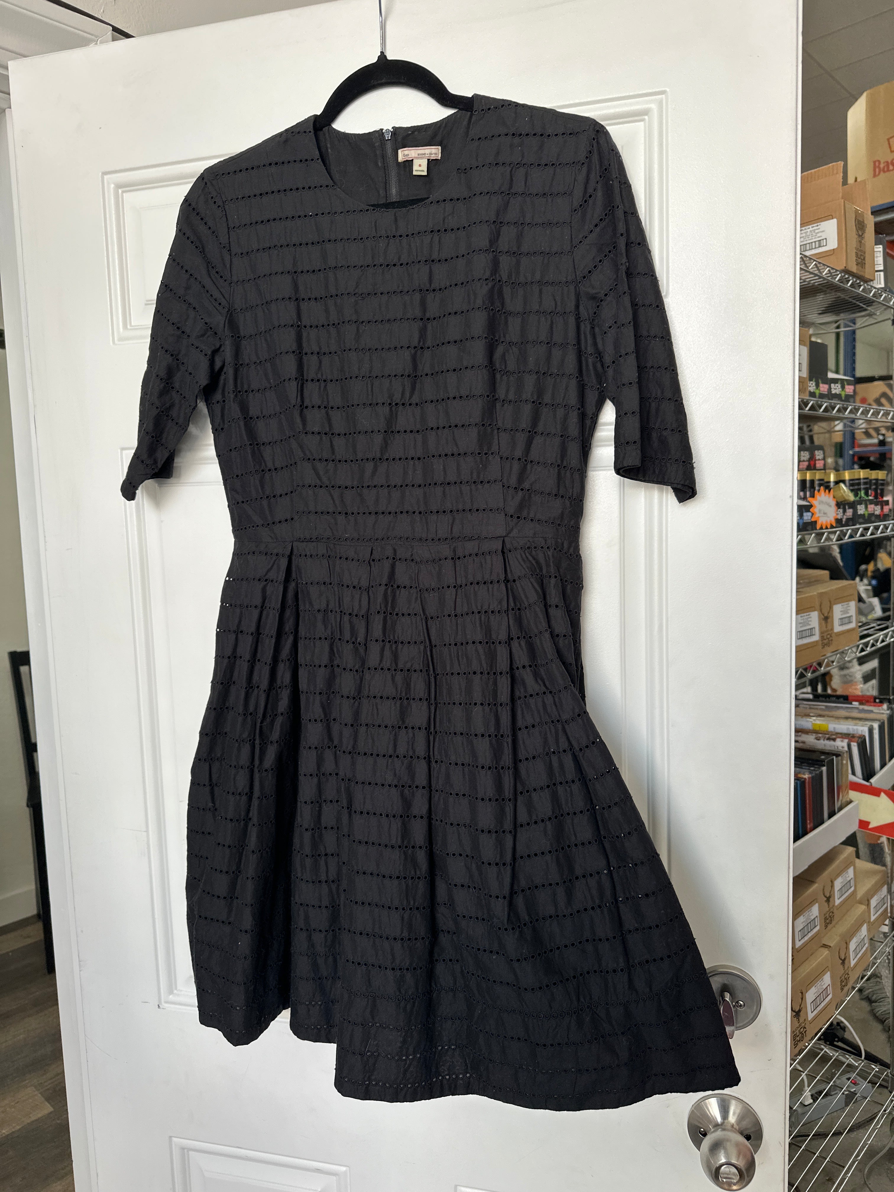 Women’s Gap Eyelet Dress Size 6