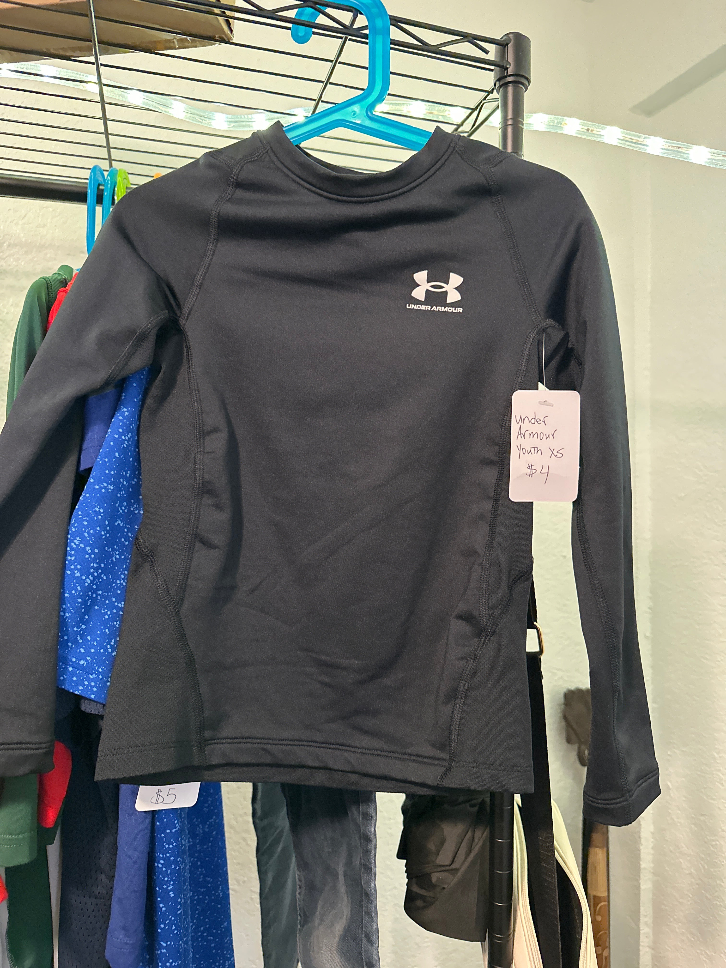 Kids UA Fitted Tee XS