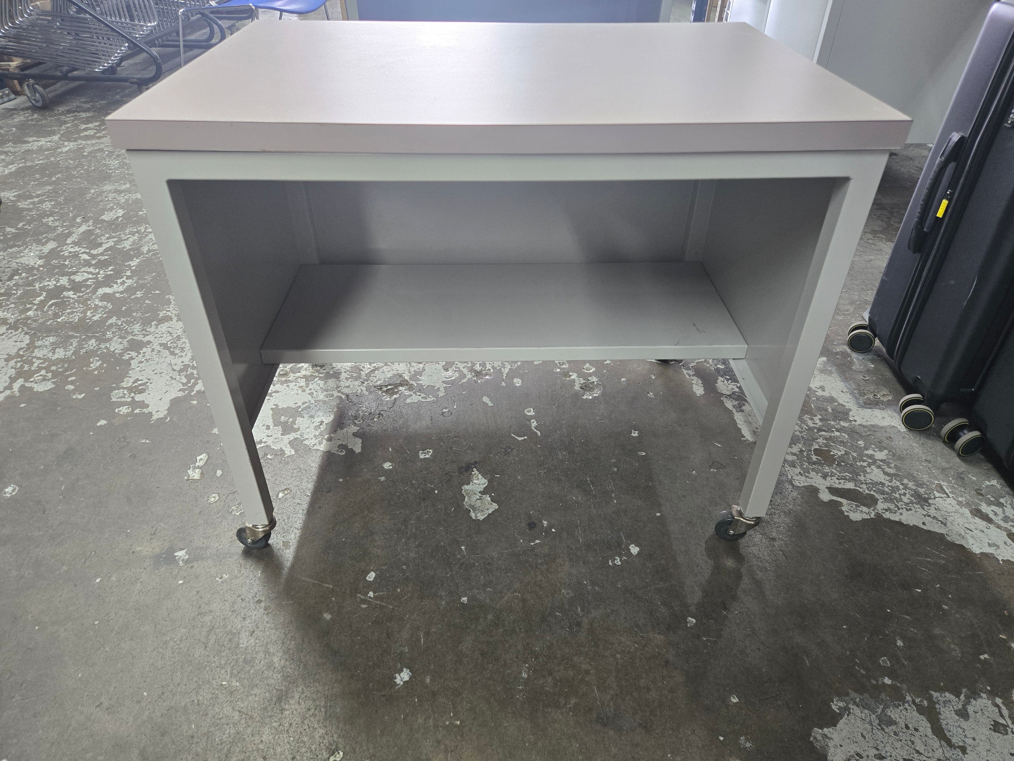 Mobile Desk (light)