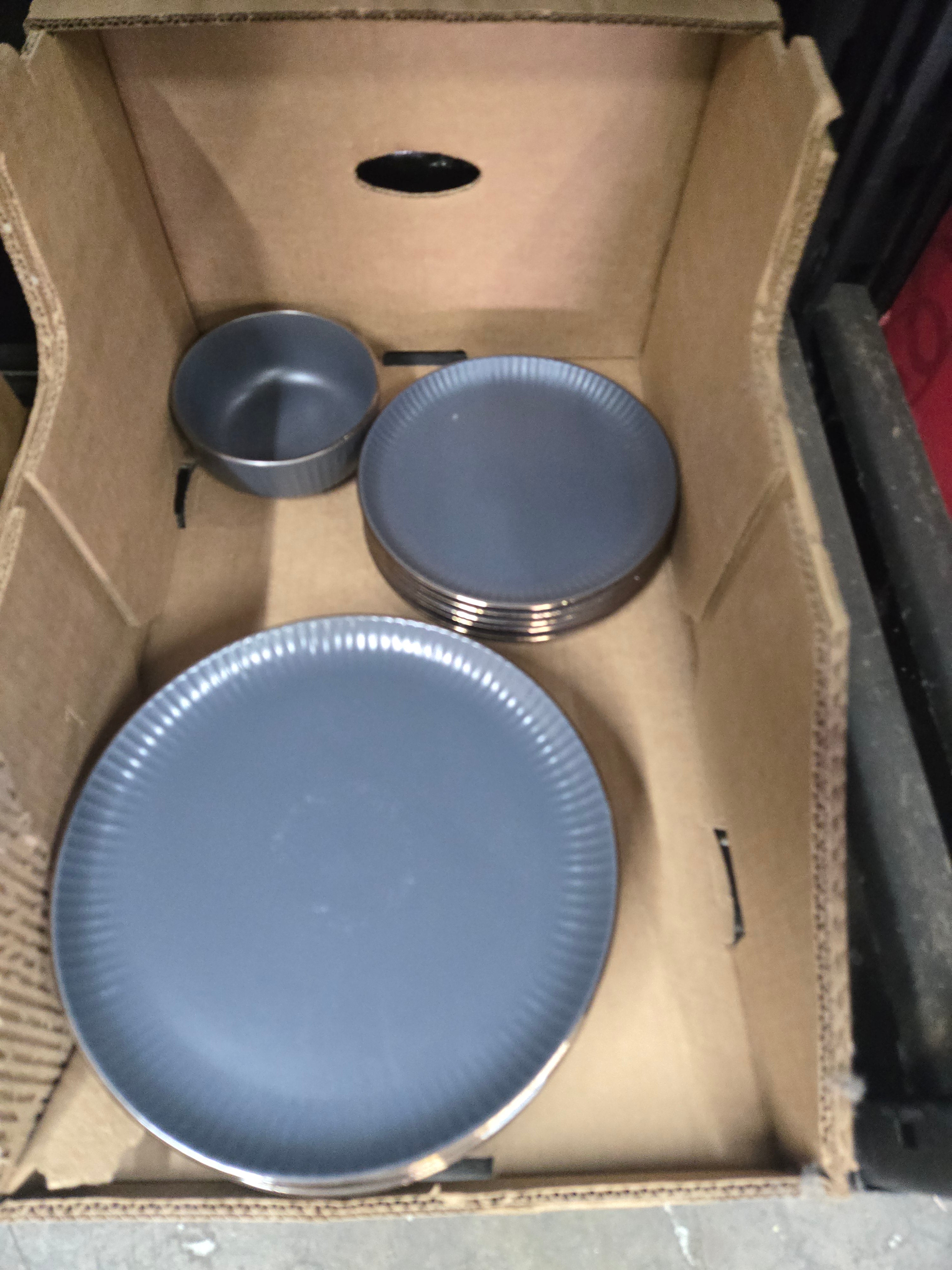 Set of kitchenware