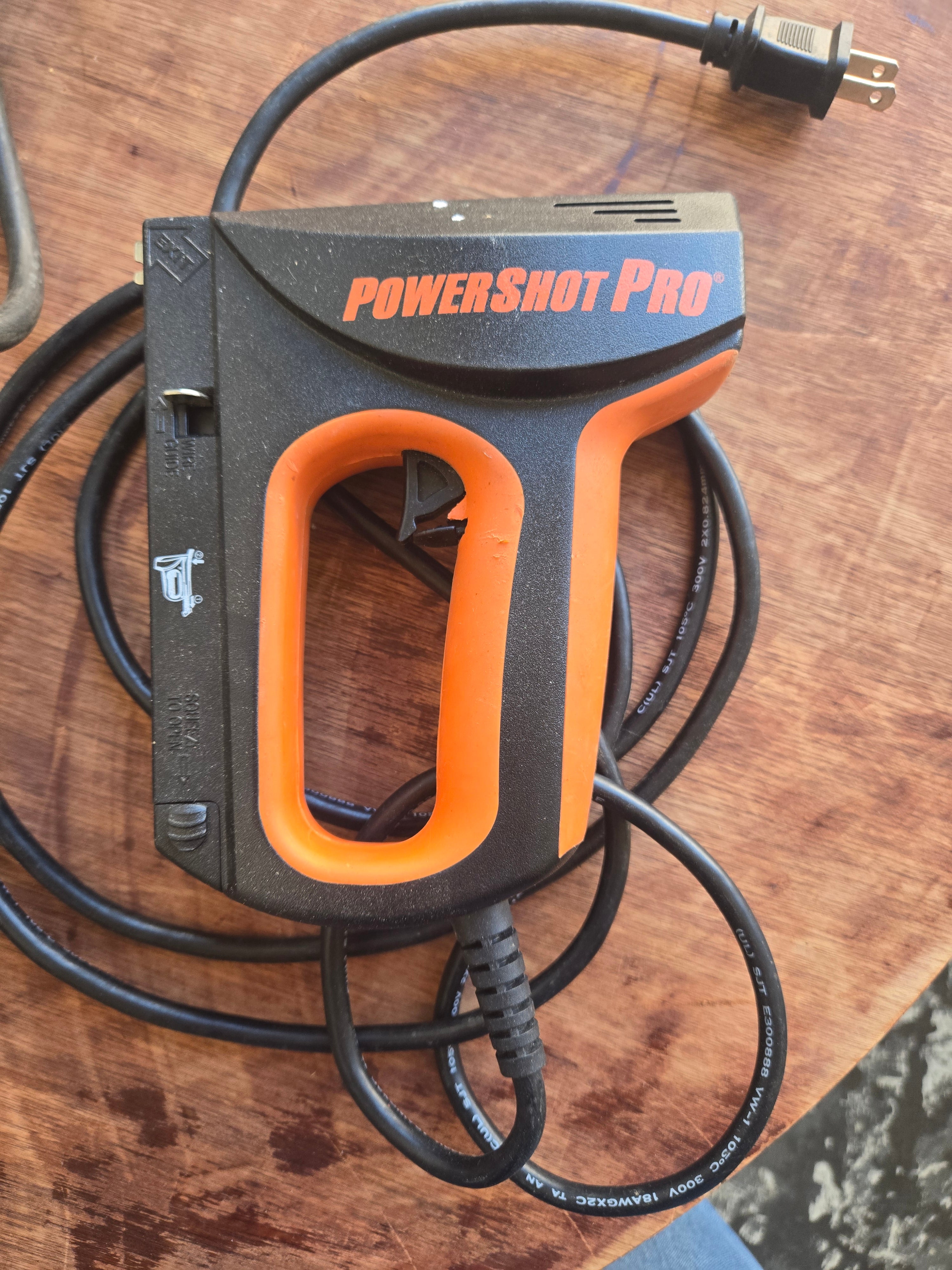 Arrow Fastener 9100 Contractor Grade Electric Staple and Nail Gun